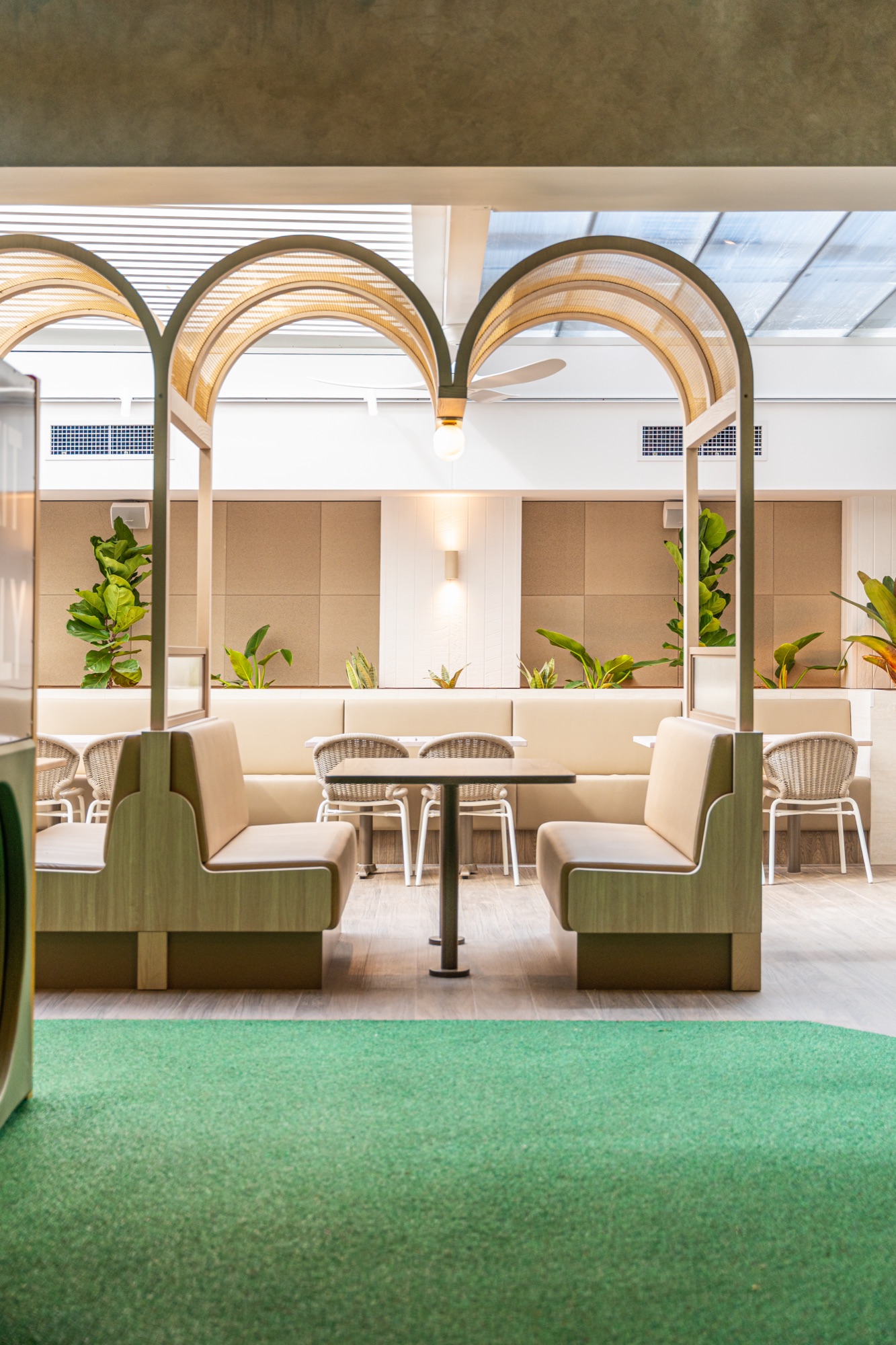Alushade operable louvre roof over the bistro dining area at Chipping Norton Hotel, Sydney
